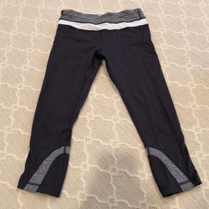 Lululemon run inspire crop, size 6